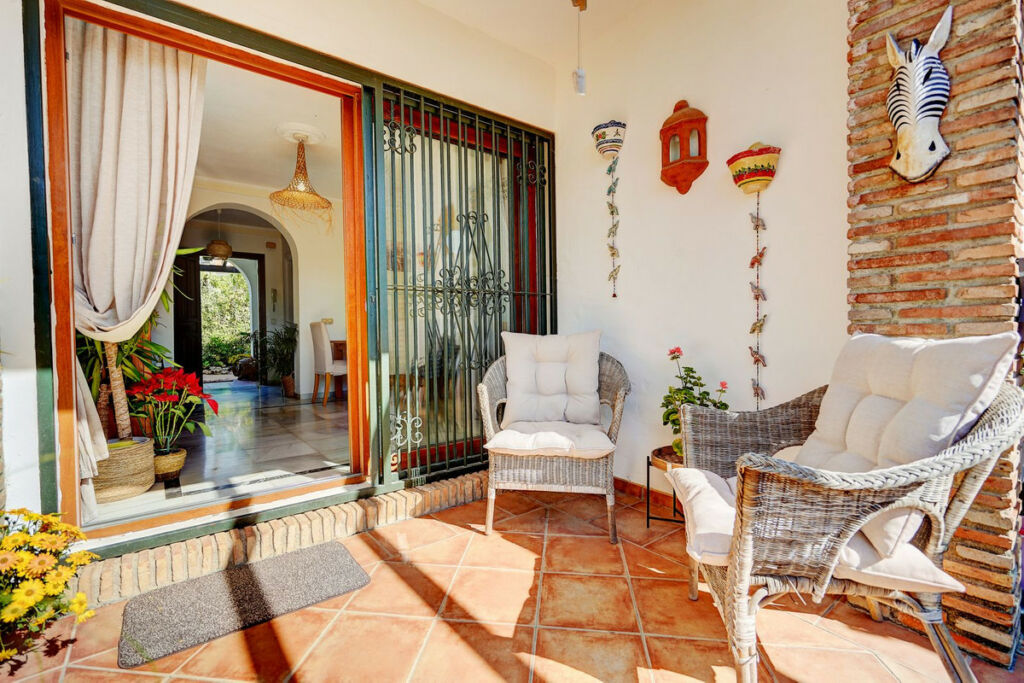 Detached Villa Calahonda Málaga - image 9