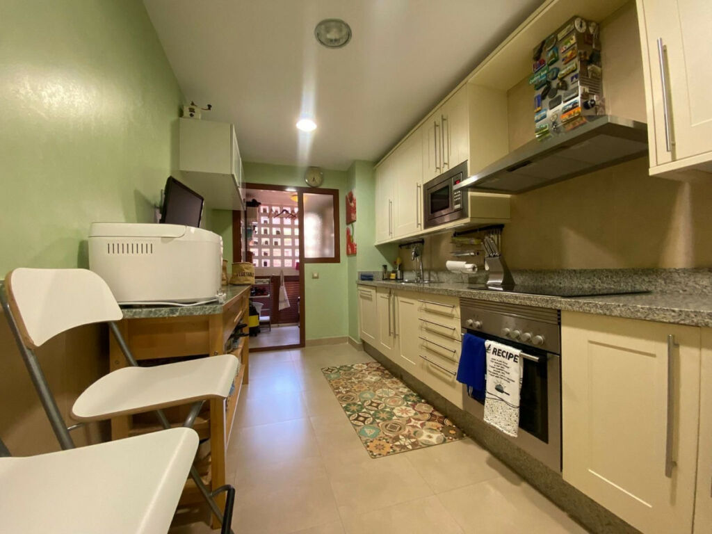 Middle Floor Apartment Benahavís Málaga - image 9