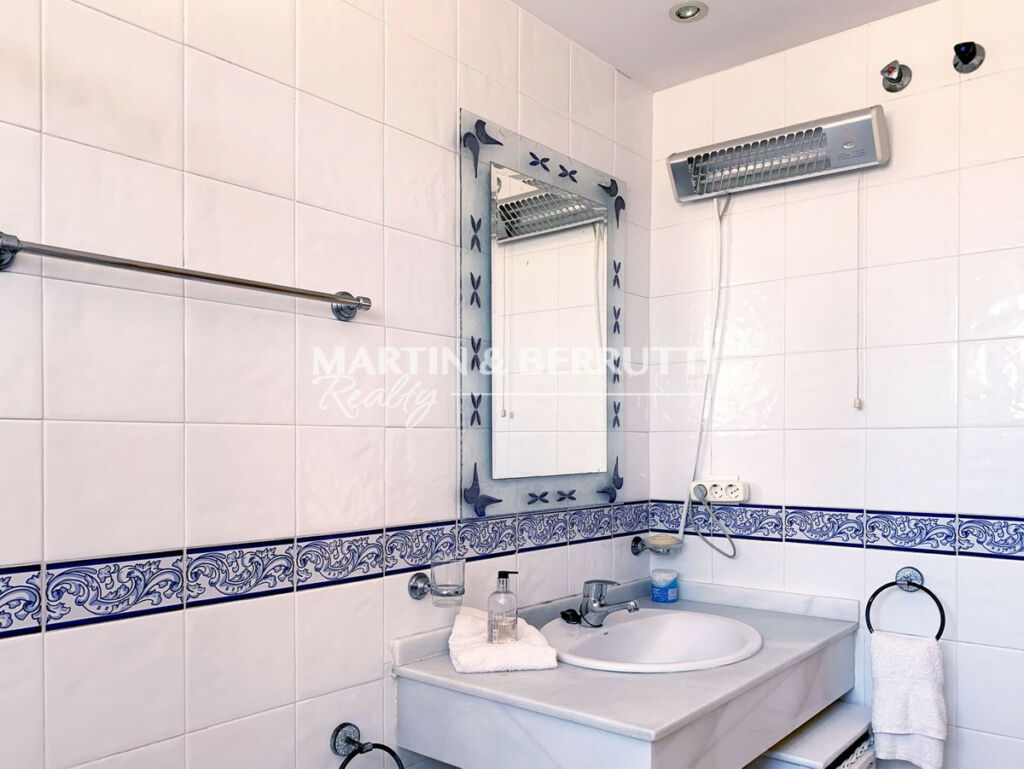 Penthouse Duplex Selwo Málaga - image 9