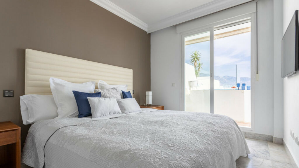 Penthouse Puerto Banús Málaga - image 9