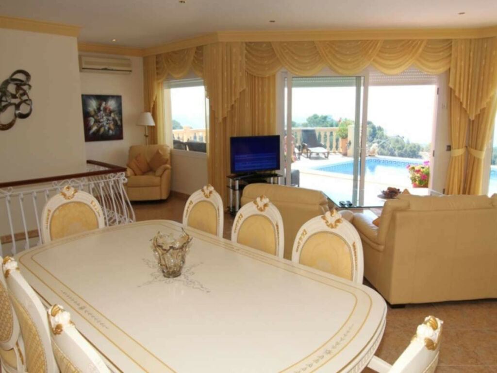 Detached Villa Moraira Alicante - image 9