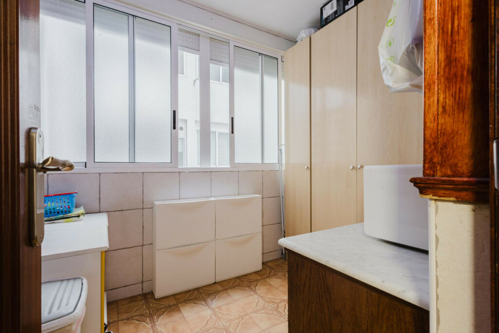 Middle Floor Apartment Torrevieja Alicante - image 9