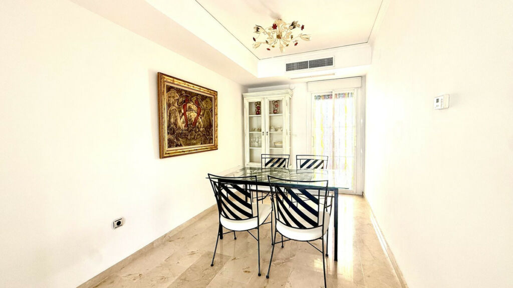 Townhouse Marbella Málaga - image 9