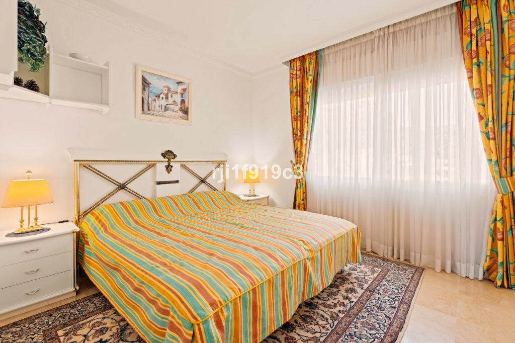Middle Floor Apartment Elviria Málaga - image 9