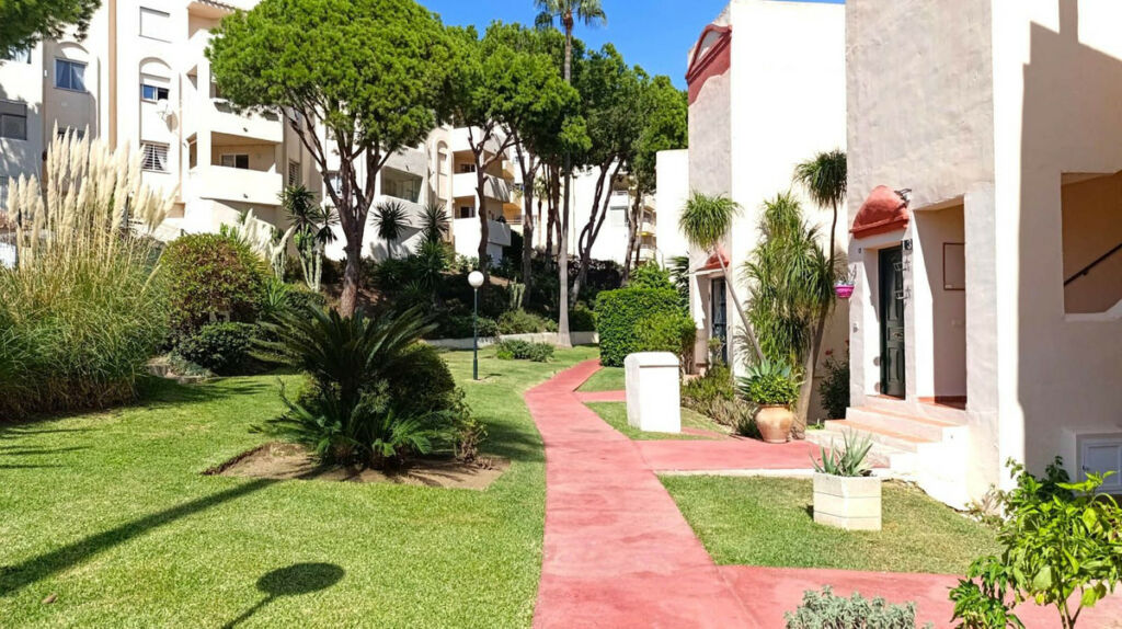 Ground Floor Apartment Riviera del Sol Málaga - image 9