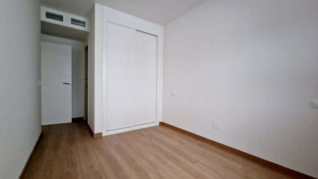 Middle Floor Apartment Fuengirola Málaga - image 7