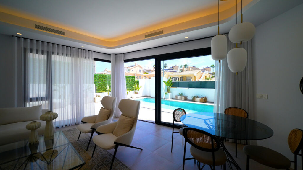 Detached Villa Los Altos Alicante - image 9