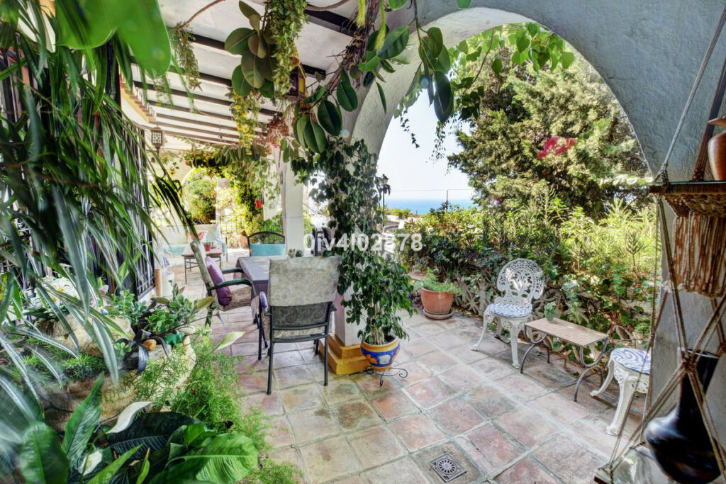 Detached Villa Benalmadena Pueblo Málaga - image 9