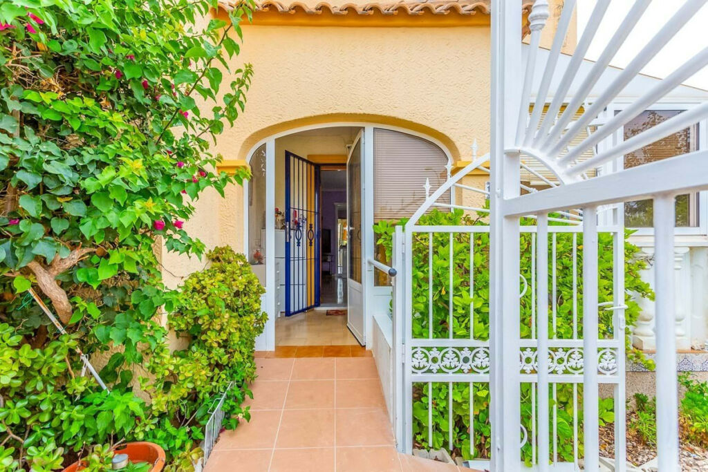 Townhouse Orihuela Costa Alicante - image 9
