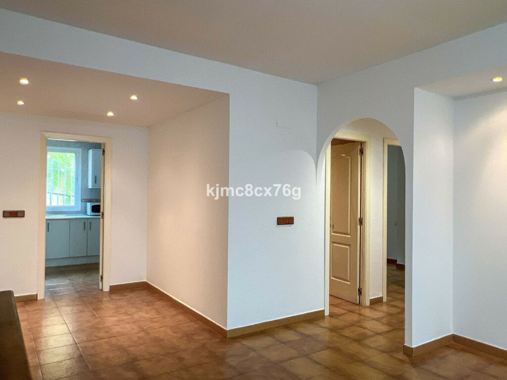 Ground Floor Apartment Calahonda Málaga - image 9