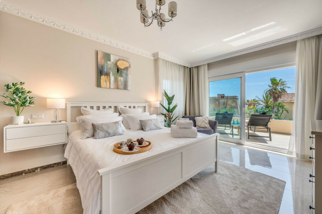 Detached Villa Marbesa Málaga - image 9