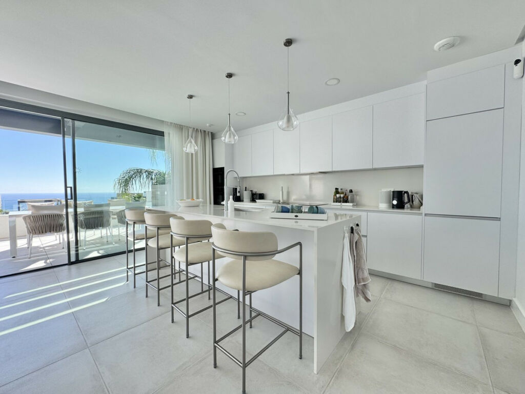 Penthouse Duplex Cabopino Málaga - image 9