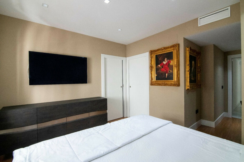 Middle Floor Apartment Puerto Banús Málaga - image 9