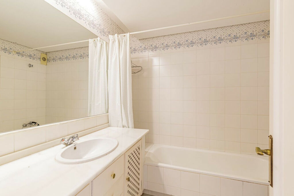 Ground Floor Apartment Los Almendros Málaga - image 9