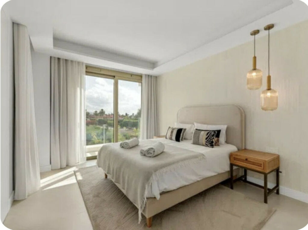 Townhouse The Golden Mile Málaga - image 9