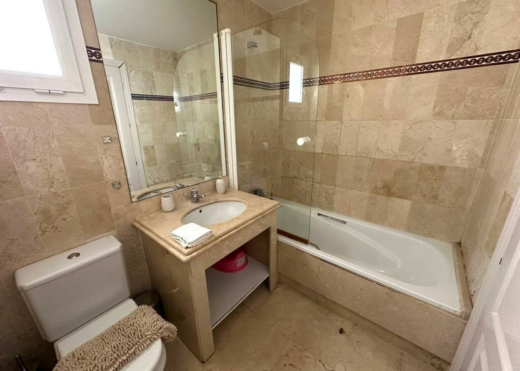 Ground Floor Apartment Estepona Málaga - image 9