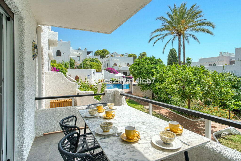 Townhouse Nueva Andalucía Málaga - image 9