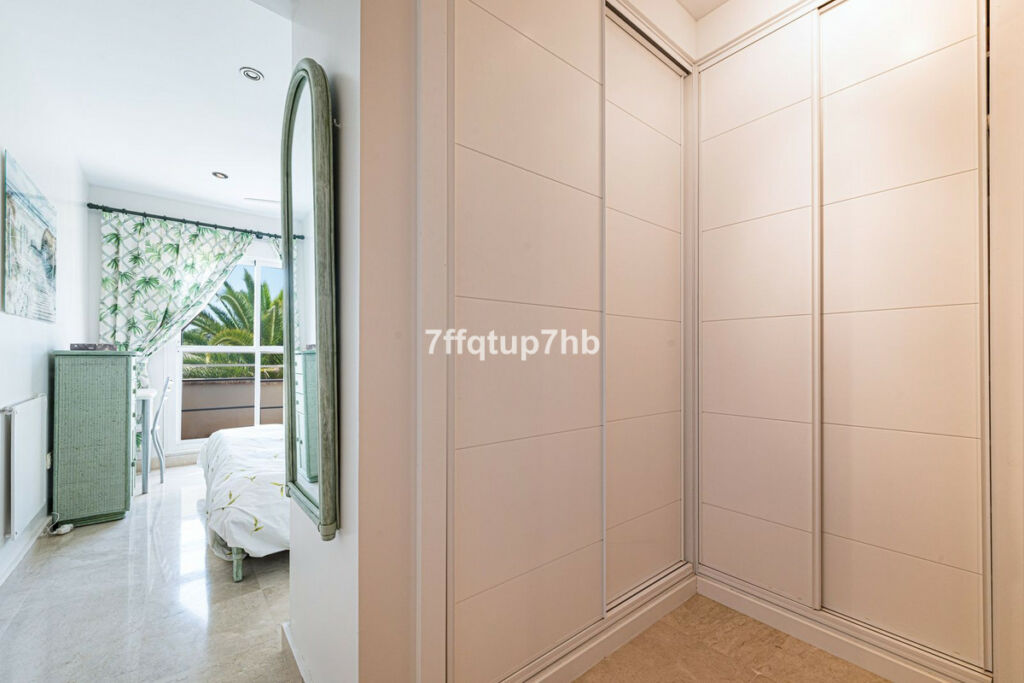 Middle Floor Apartment Estepona Málaga - image 9