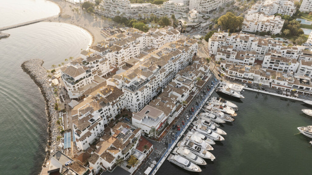 Duplex Puerto Banús Málaga - image 9