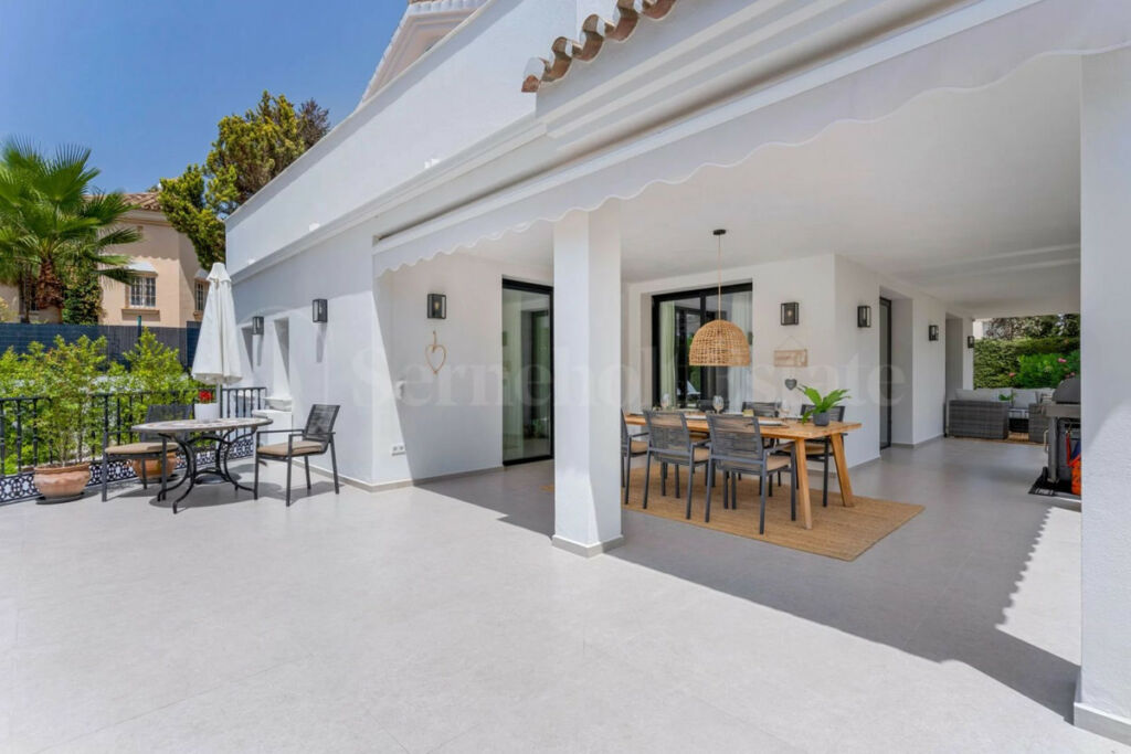 Detached Villa Nueva Andalucía Málaga - image 9