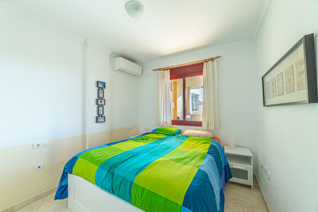 Middle Floor Apartment Los Pacos Málaga - image 9