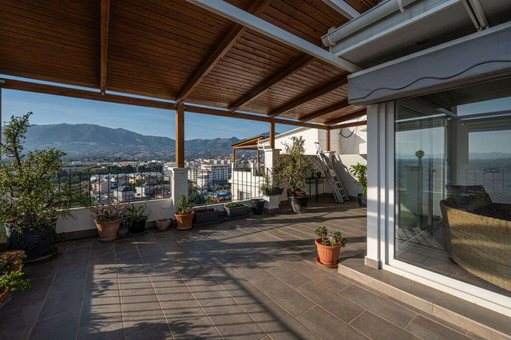 Penthouse Fuengirola Málaga - image 9
