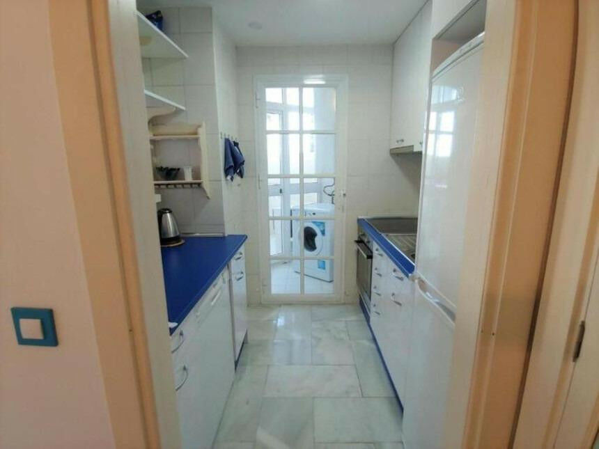 Middle Floor Apartment Benalmadena Málaga - image 9