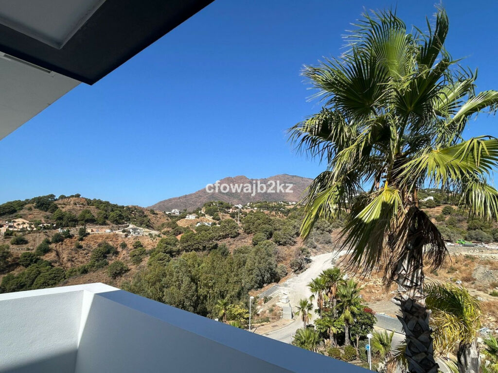 Top Floor Apartment Estepona Málaga - image 9