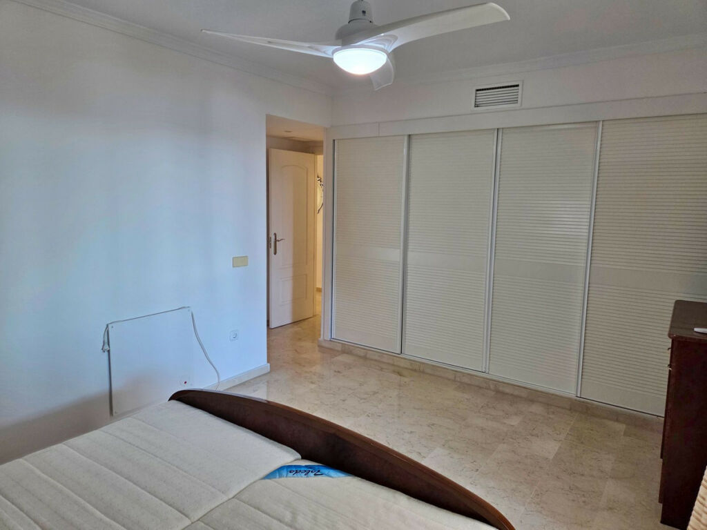 Penthouse Duplex Puerto Banús Málaga - image 9