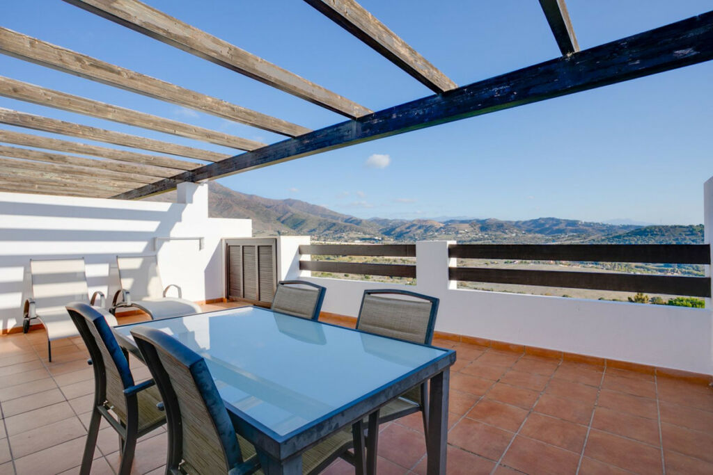 Middle Floor Apartment Estepona Málaga - image 9