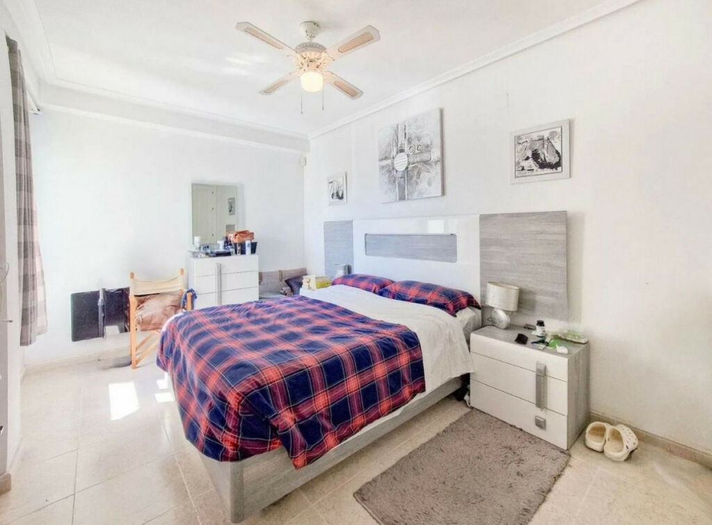 Middle Floor Apartment Villamartin Alicante - image 9