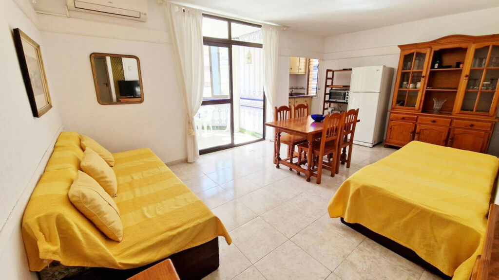 Middle Floor Apartment Fuengirola Málaga - image 9