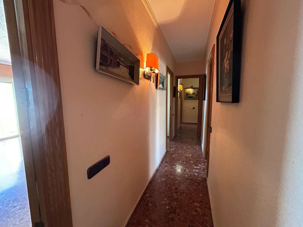 Middle Floor Apartment Torrevieja Alicante - image 9