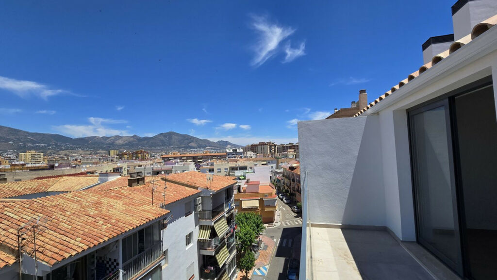 Middle Floor Apartment Fuengirola Málaga - image 9