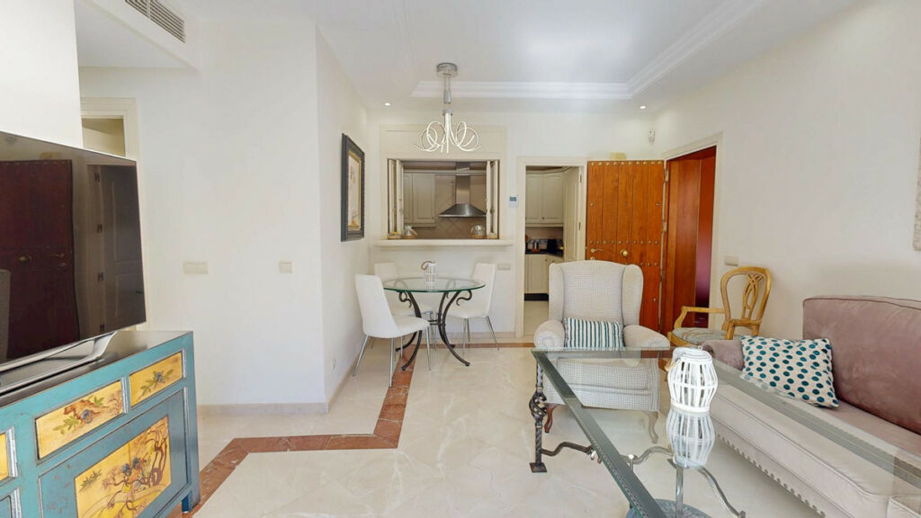 Middle Floor Apartment Marbella Málaga - image 9