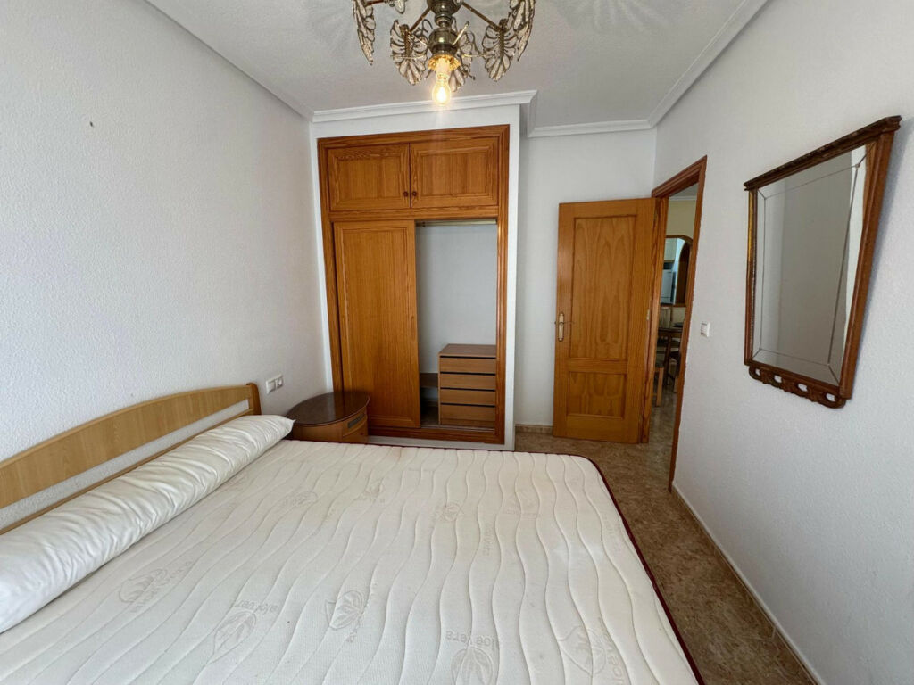 Middle Floor Apartment Torrevieja Alicante - image 9