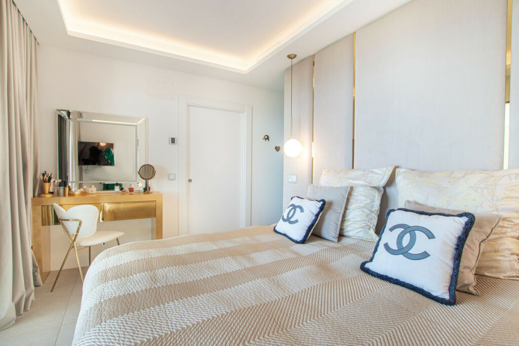 Middle Floor Apartment Estepona Málaga - image 9