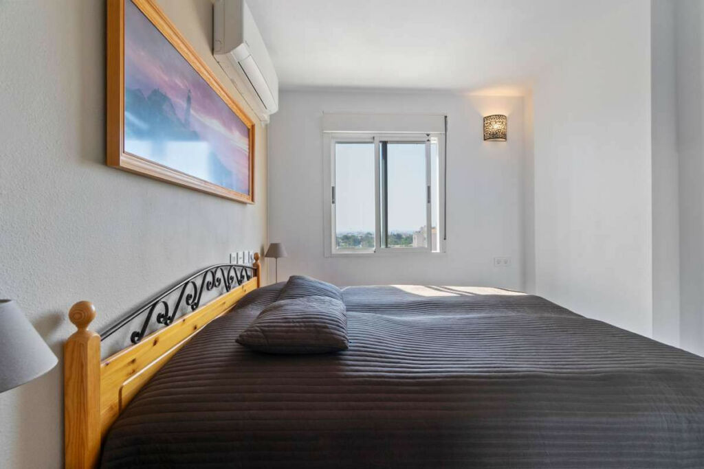 Middle Floor Apartment Torrevieja Alicante - image 10