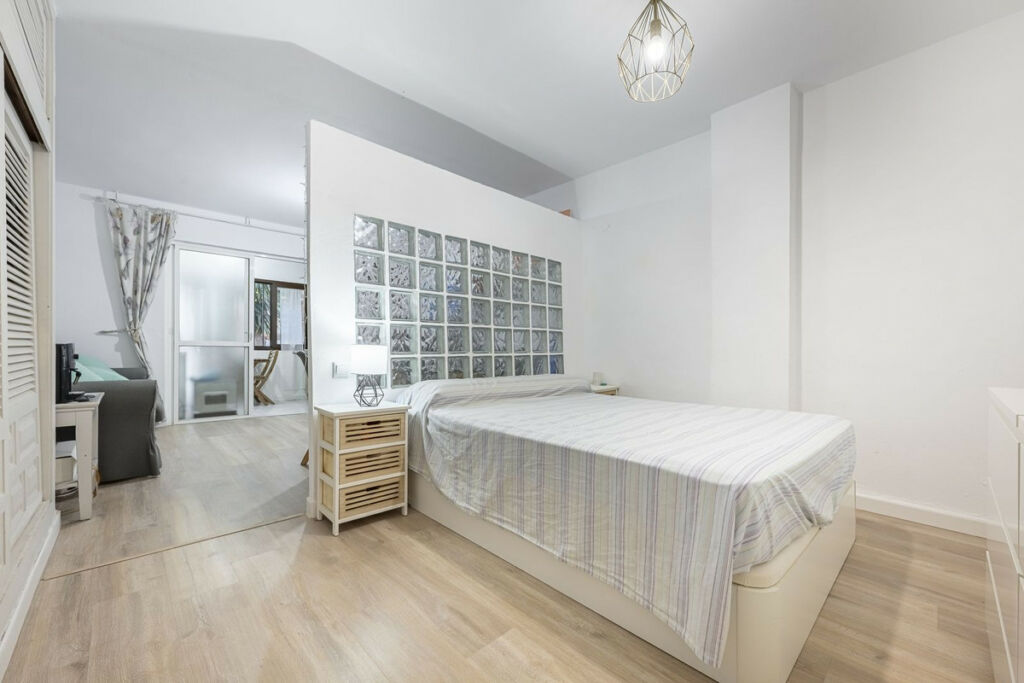 Ground Floor Studio New Golden Mile Málaga - image 9