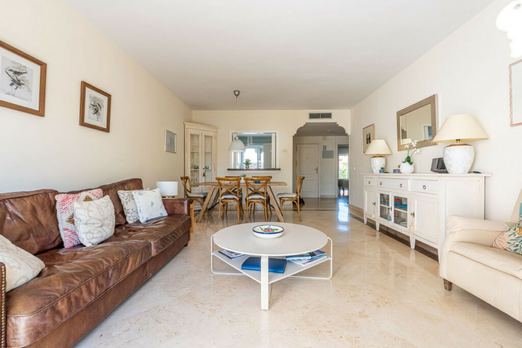 Top Floor Apartment El Presidente Málaga - image 9