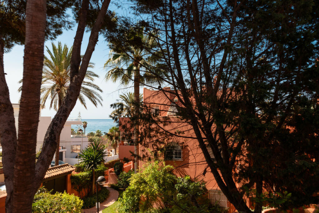 Middle Floor Apartment Costabella Málaga - image 9