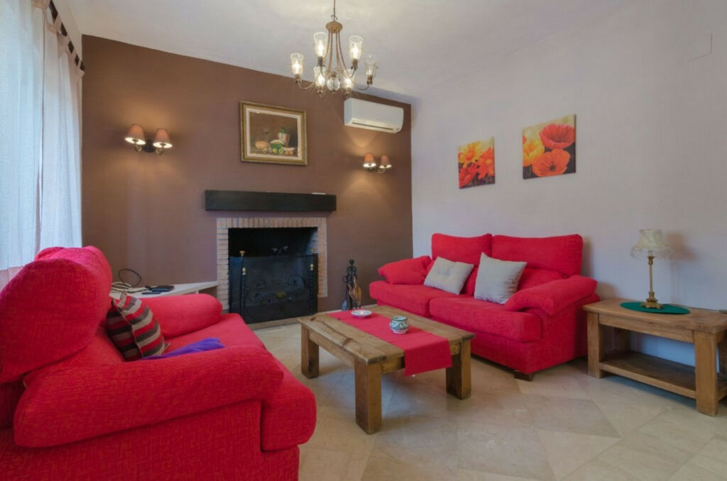 Detached Villa Estepona Málaga - image 9