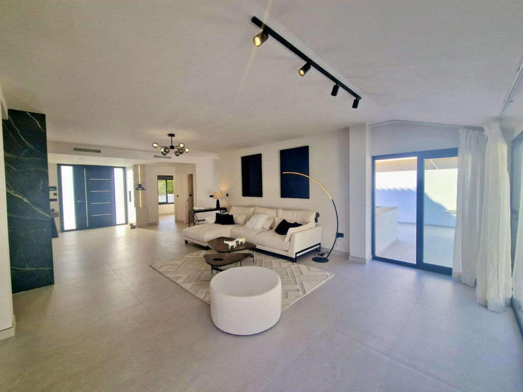 Detached Villa Marbella Málaga - image 9
