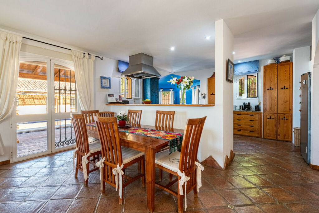 Detached Villa Alhaurín de la Torre Málaga - image 9