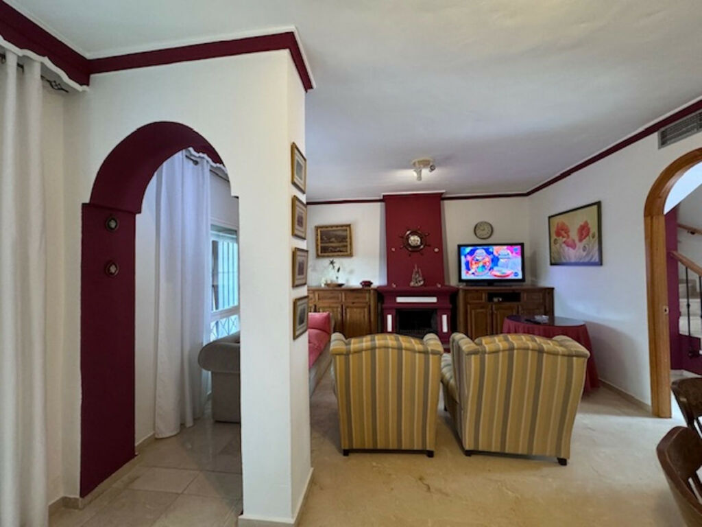 Townhouse San Pedro de Alcántara Málaga - image 9