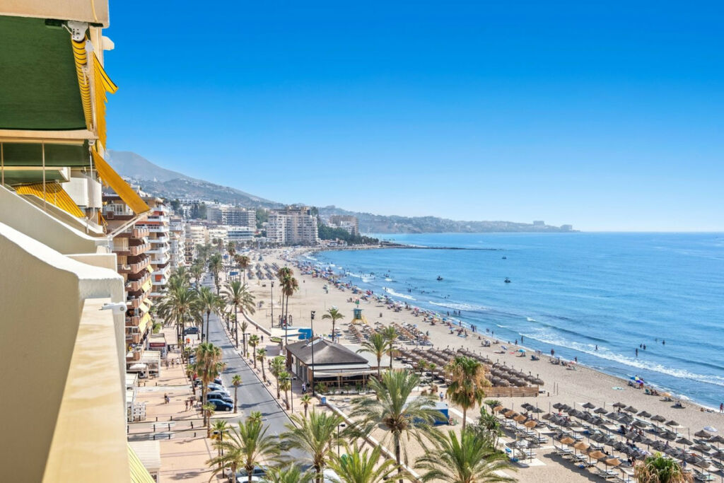 Middle Floor Apartment Fuengirola Málaga - image 9