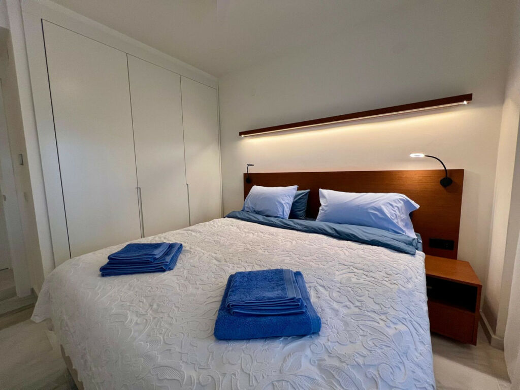 Ground Floor Apartment The Golden Mile Málaga - image 9