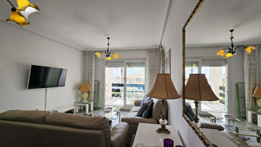 Middle Floor Apartment Nueva Andalucía Málaga - image 9