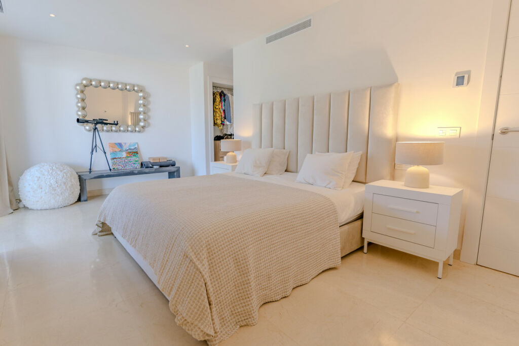 Duplex Nueva Andalucía Málaga - image 9