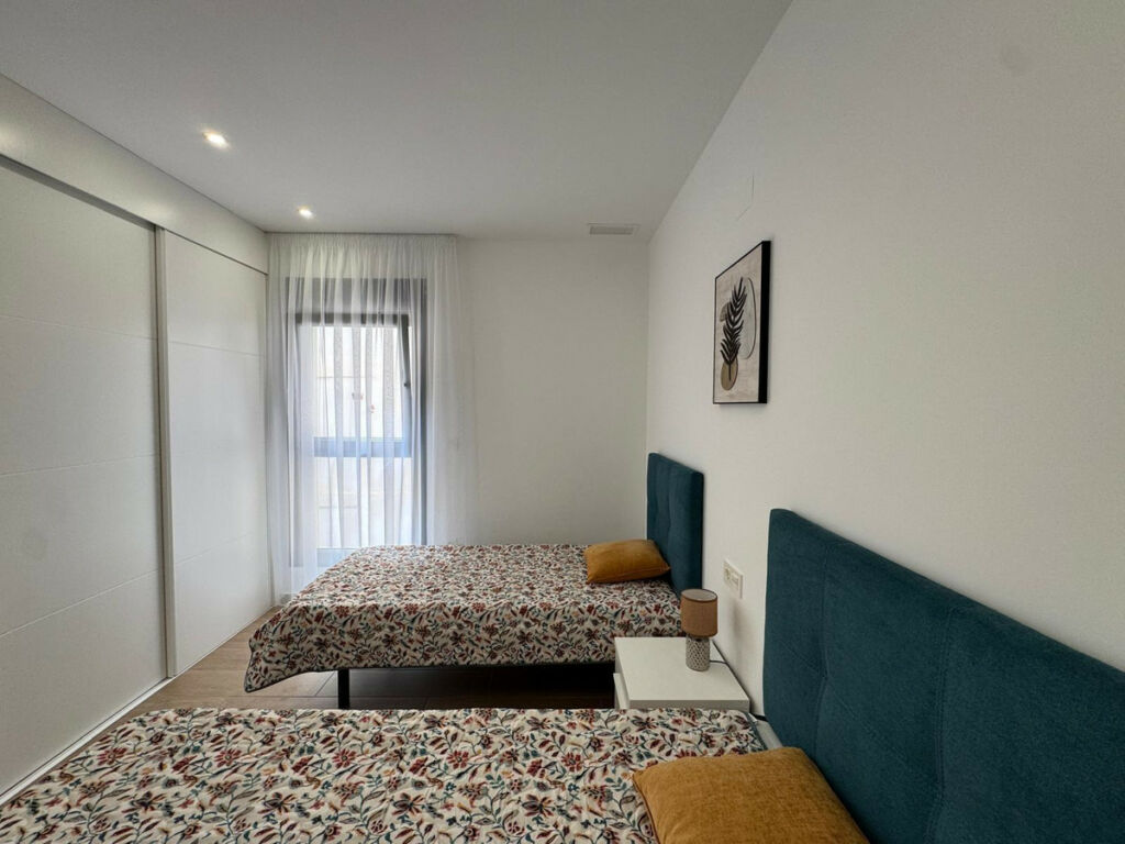 Middle Floor Apartment Torrevieja Alicante - image 9